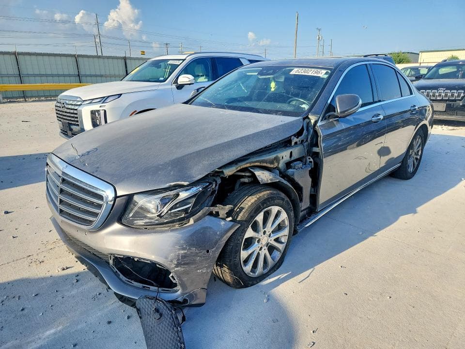 2017 MERCEDES-BENZ E 300 - 1
