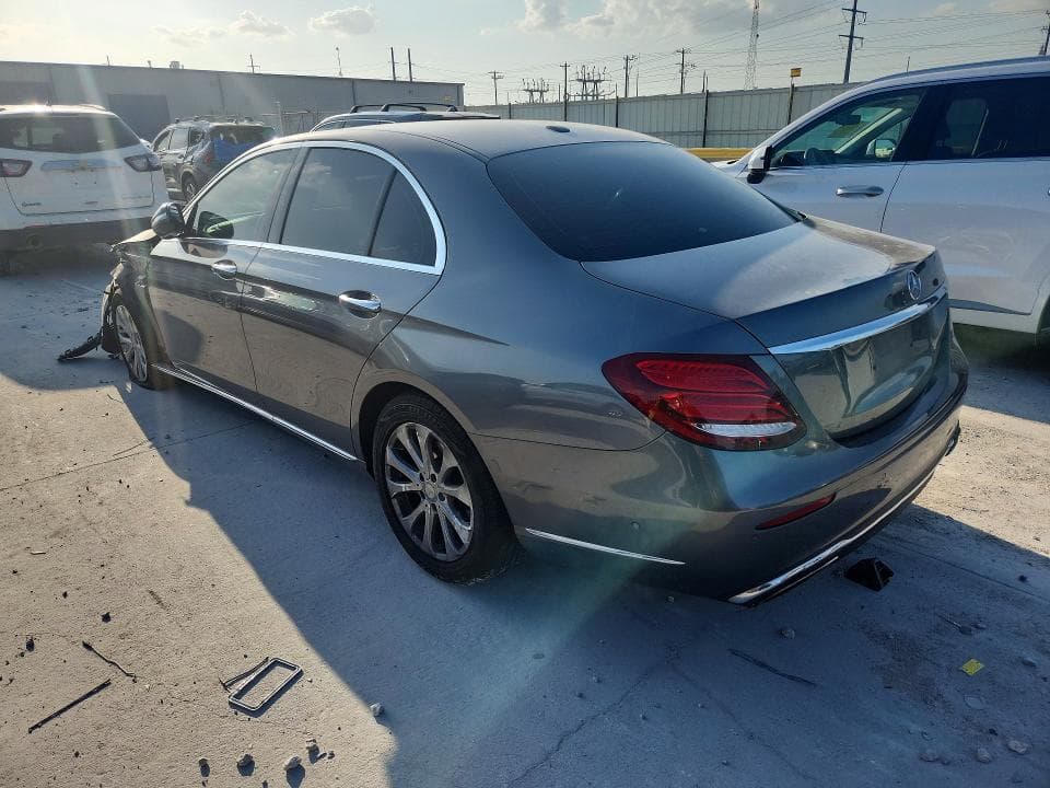 2017 MERCEDES-BENZ E 300 2