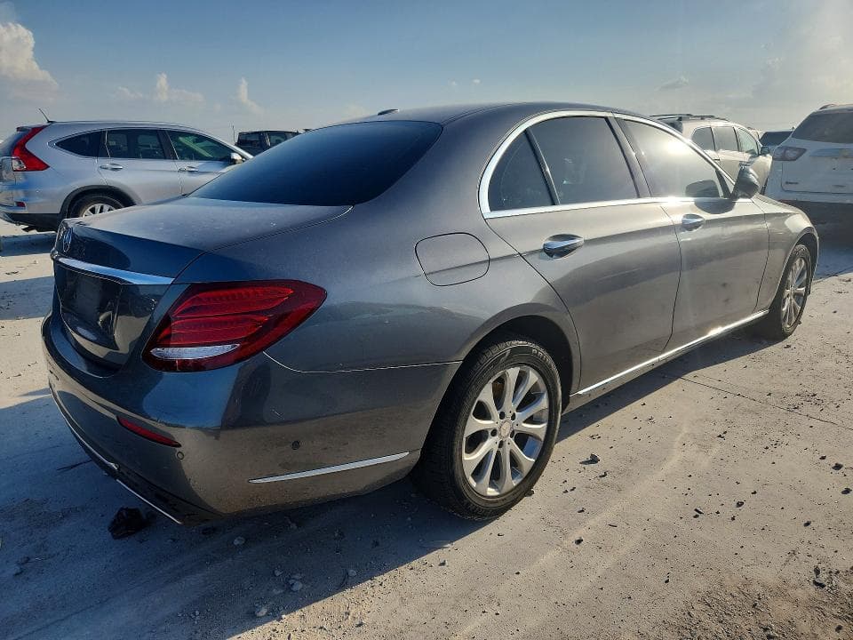 2017 MERCEDES-BENZ E 300 3