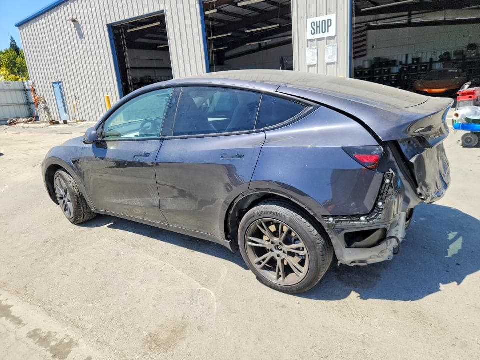 2024 TESLA MODEL Y 2