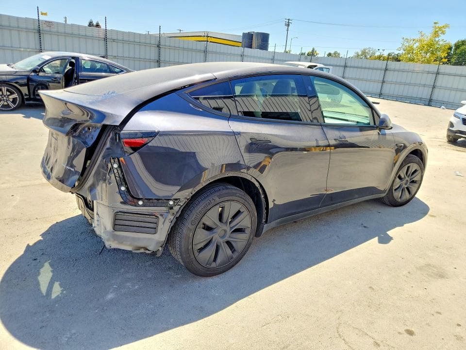 2024 TESLA MODEL Y 3