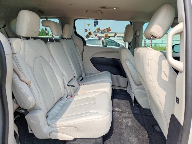2017 CHRYSLER PACIFICA TOURING 11