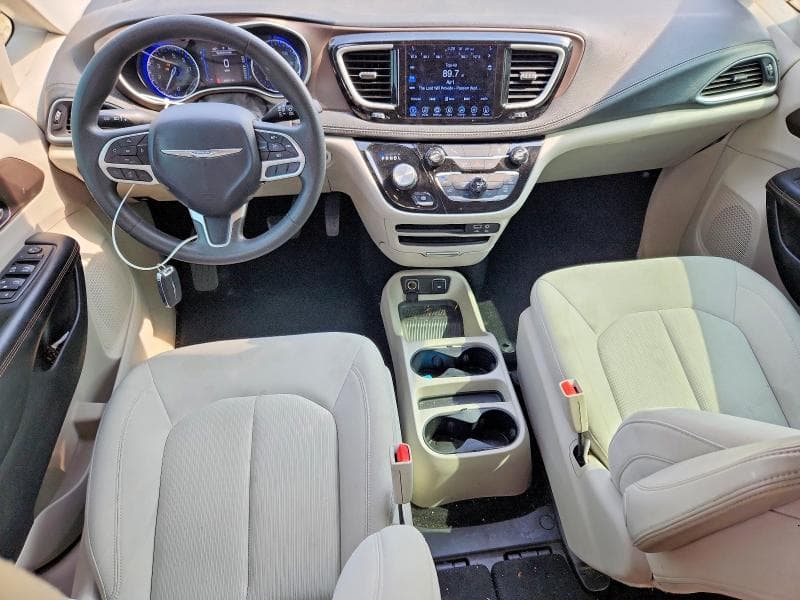 2017 CHRYSLER PACIFICA TOURING 8
