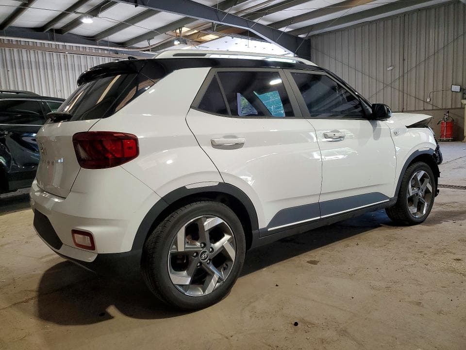 2022 HYUNDAI VENUE LIMITED 3