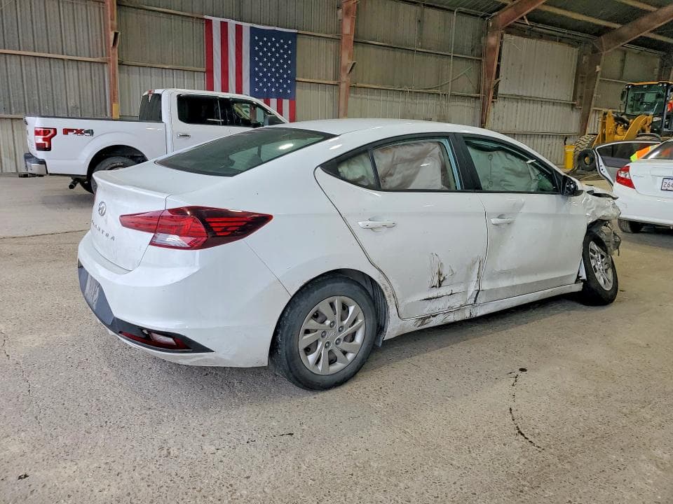 2020 HYUNDAI ELANTRA SE 3