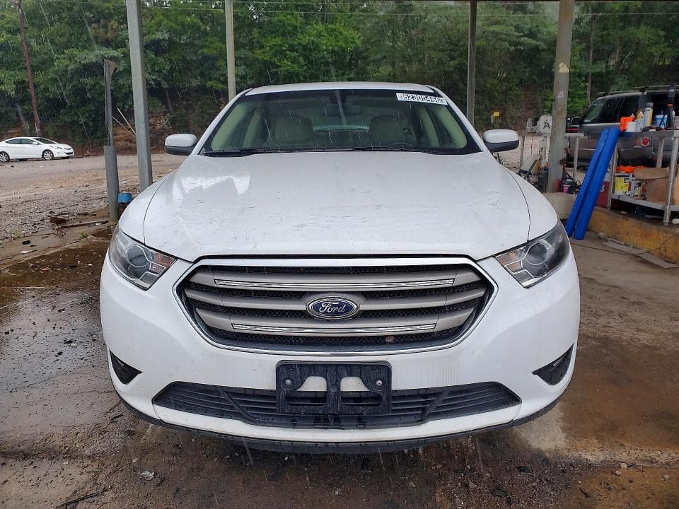 2019 FORD TAURUS SEL 5