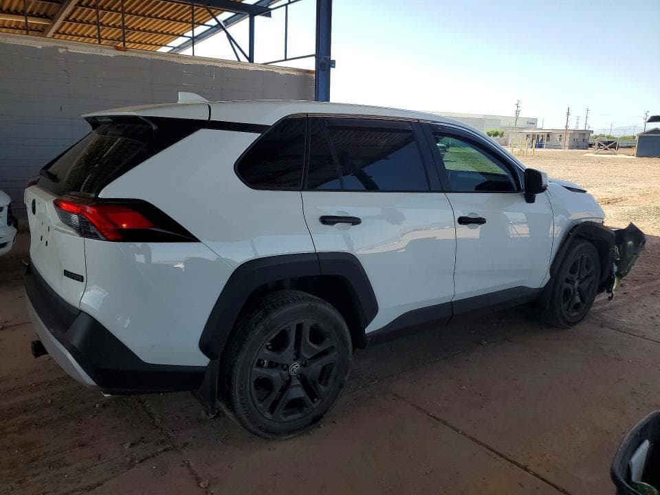 2023 TOYOTA RAV4 ADVENTURE 3