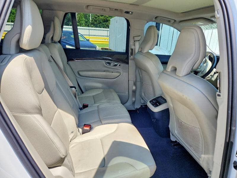 2019 VOLVO XC90 T5 MOMENTUM 11