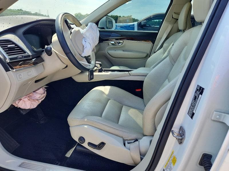 2019 VOLVO XC90 T5 MOMENTUM 7