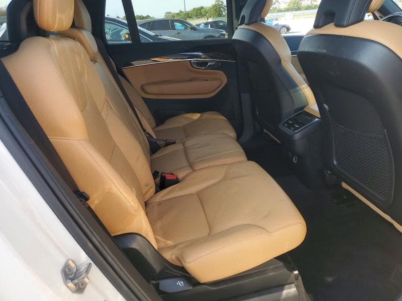 2019 VOLVO XC90 T6 MOMENTUM 11