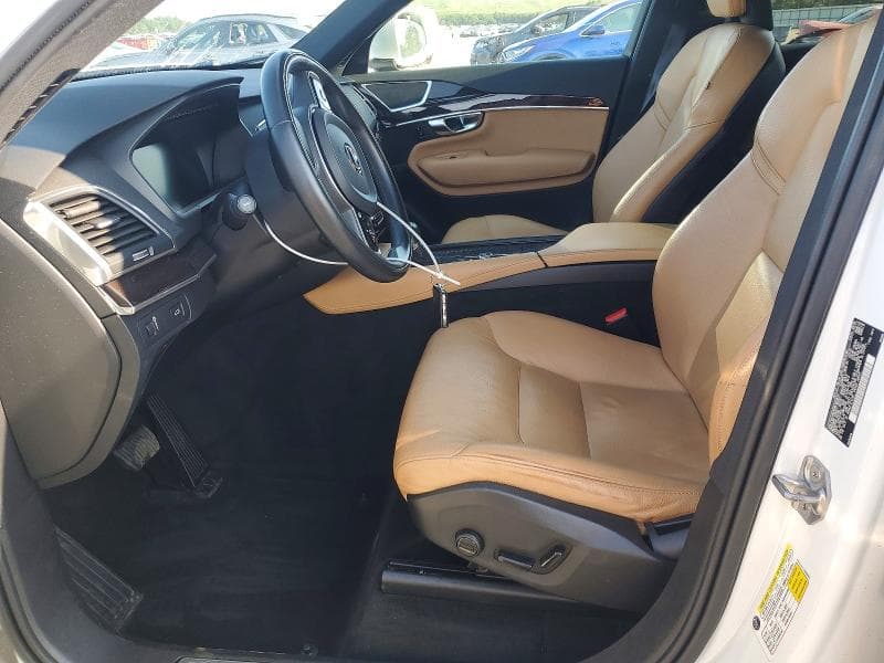 2019 VOLVO XC90 T6 MOMENTUM 7