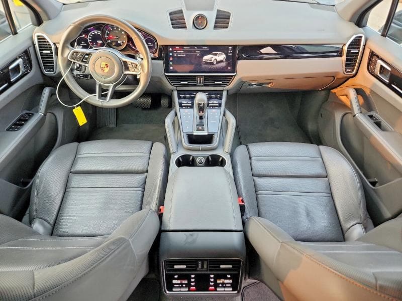 2022 PORSCHE CAYENNE 8
