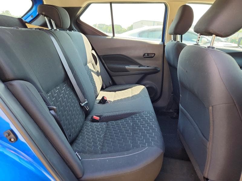 2021 NISSAN KICKS S 10