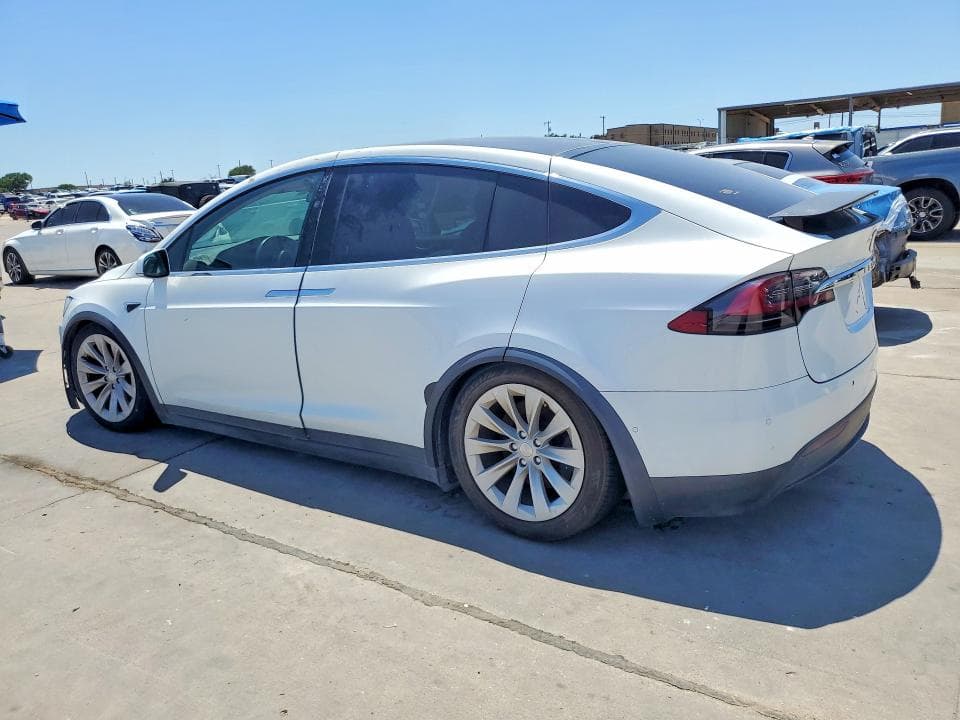 2020 TESLA MODEL X 2