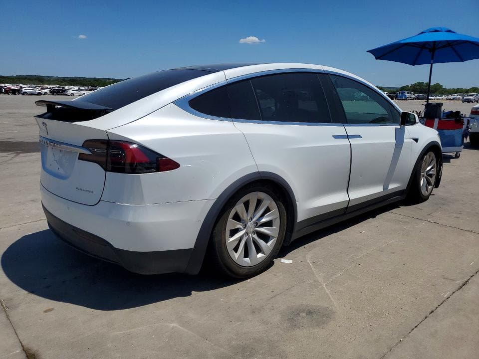 2020 TESLA MODEL X 3
