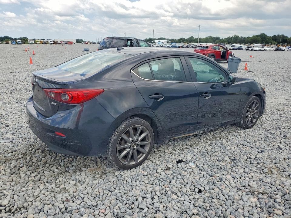 2018 MAZDA 3 TOURING 3