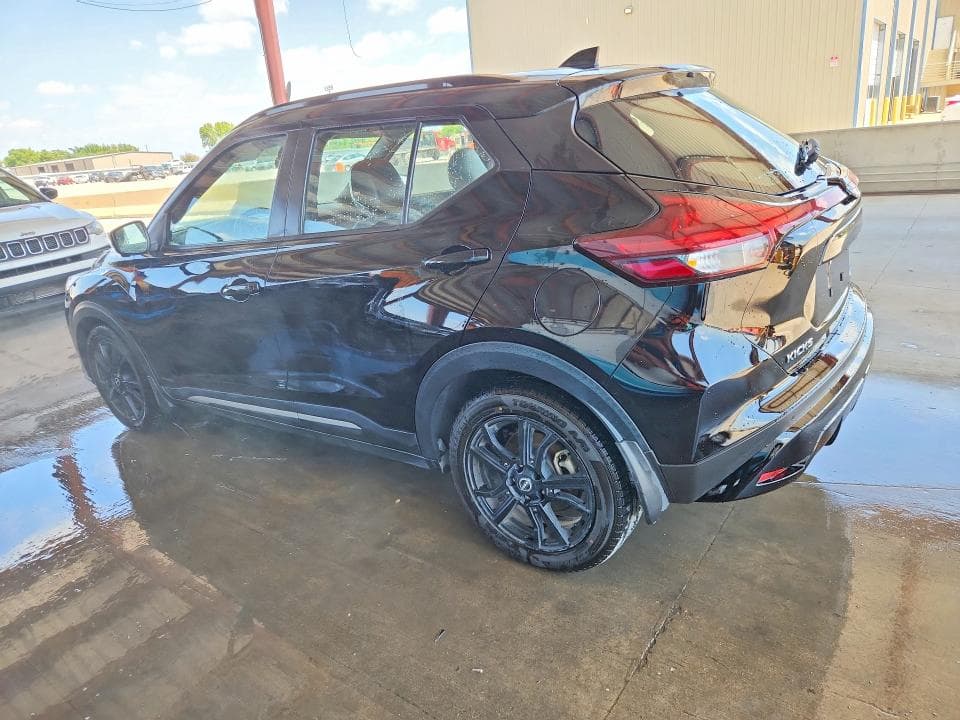2023 NISSAN KICKS SR 2
