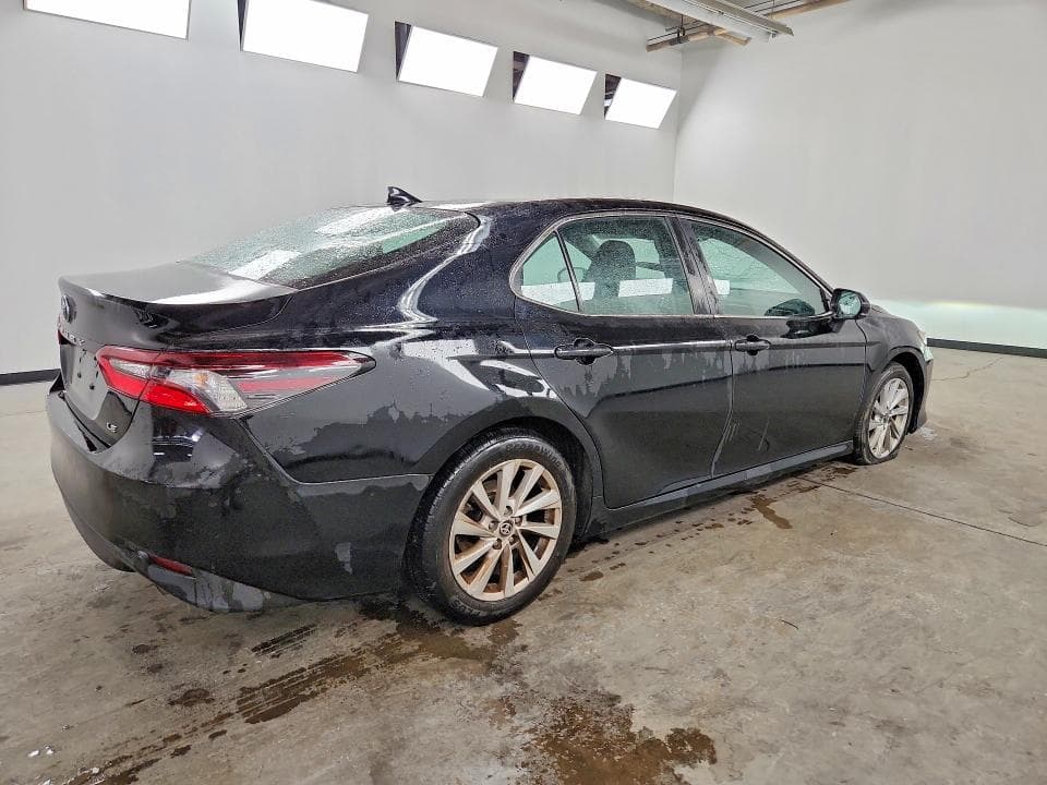 2022 TOYOTA CAMRY LE 3
