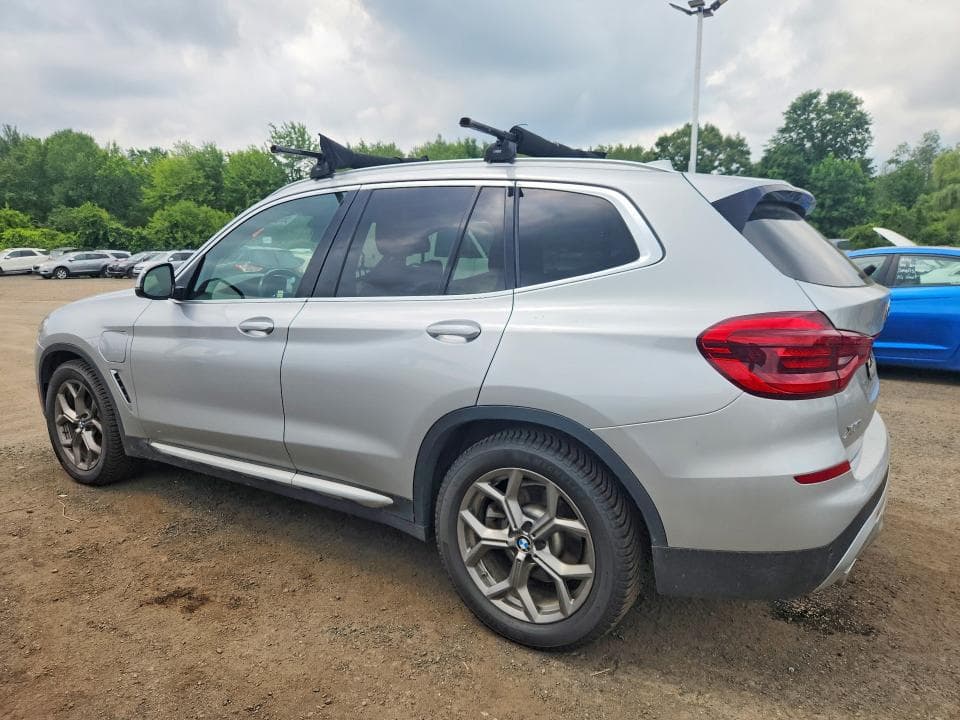 2021 BMW X3 XDRIVE30E 2