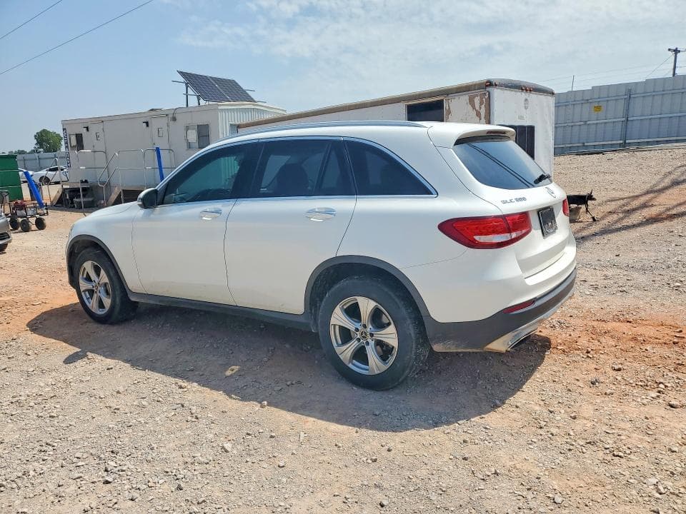 2018 MERCEDES-BENZ GLC 300 4MATIC 2