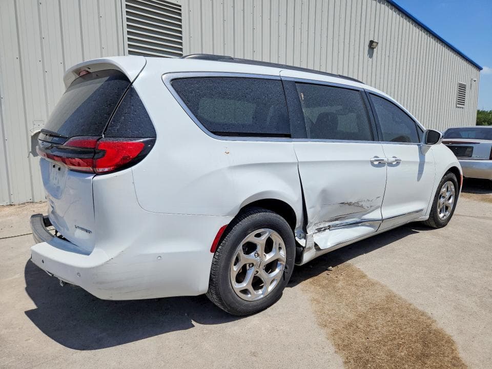 2022 CHRYSLER PACIFICA LIMITED 3