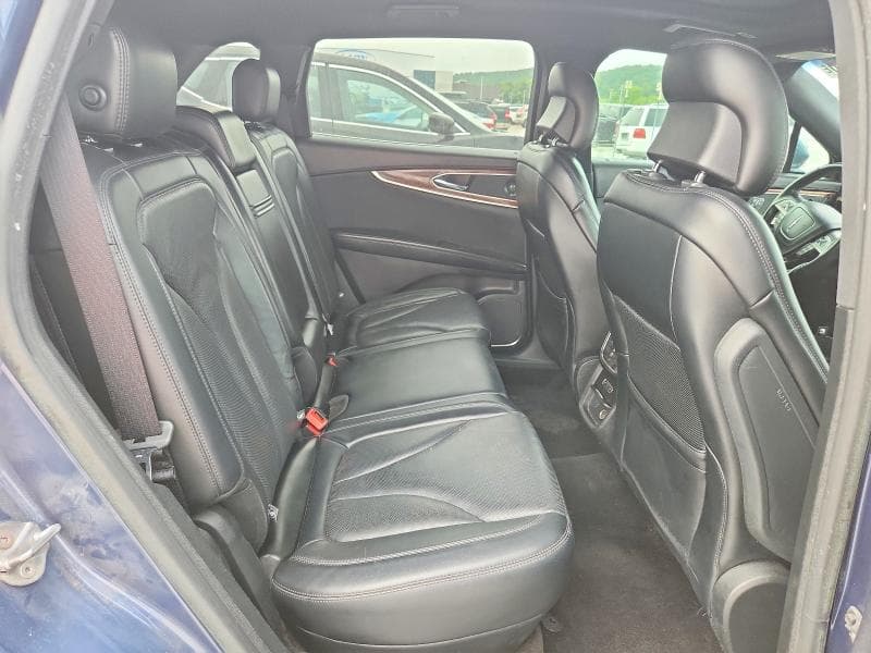 2019 LINCOLN NAUTILUS RESERVE 11