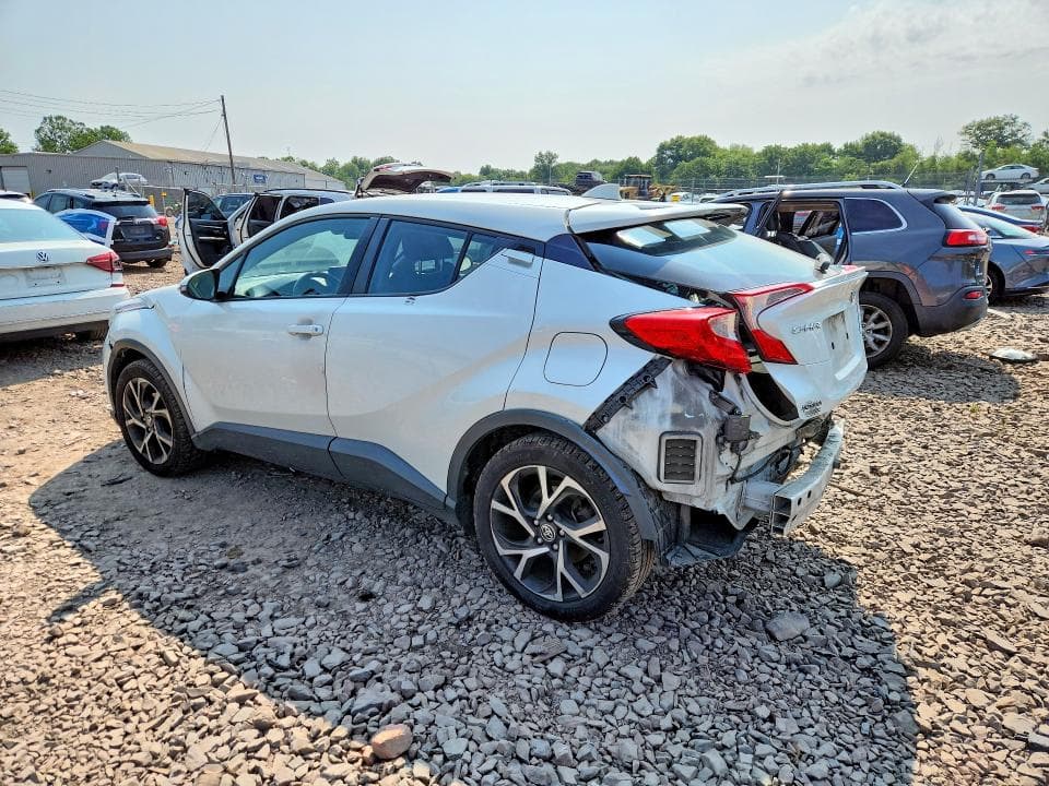 2021 TOYOTA C-HR XLE 2