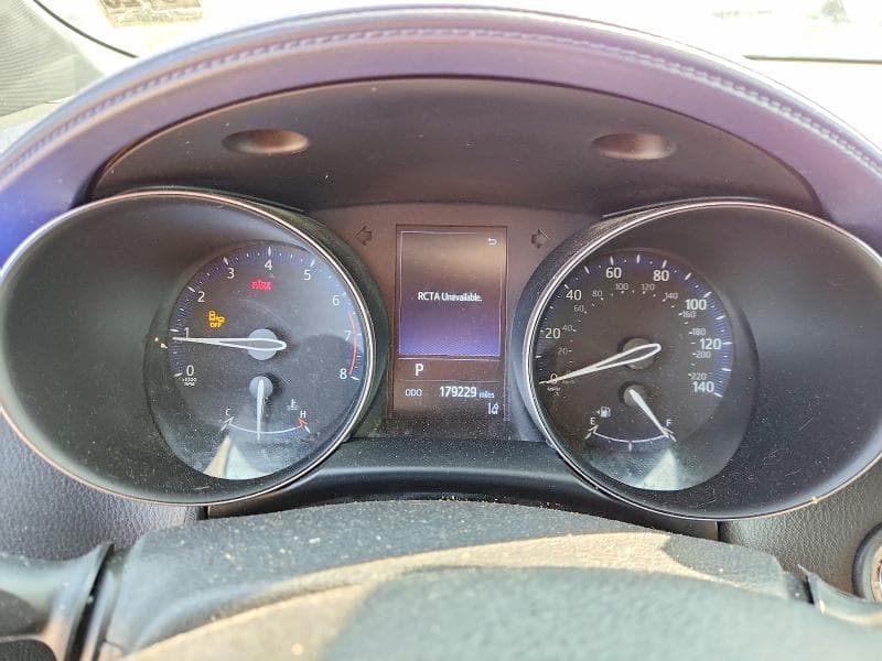 2021 TOYOTA C-HR XLE 9
