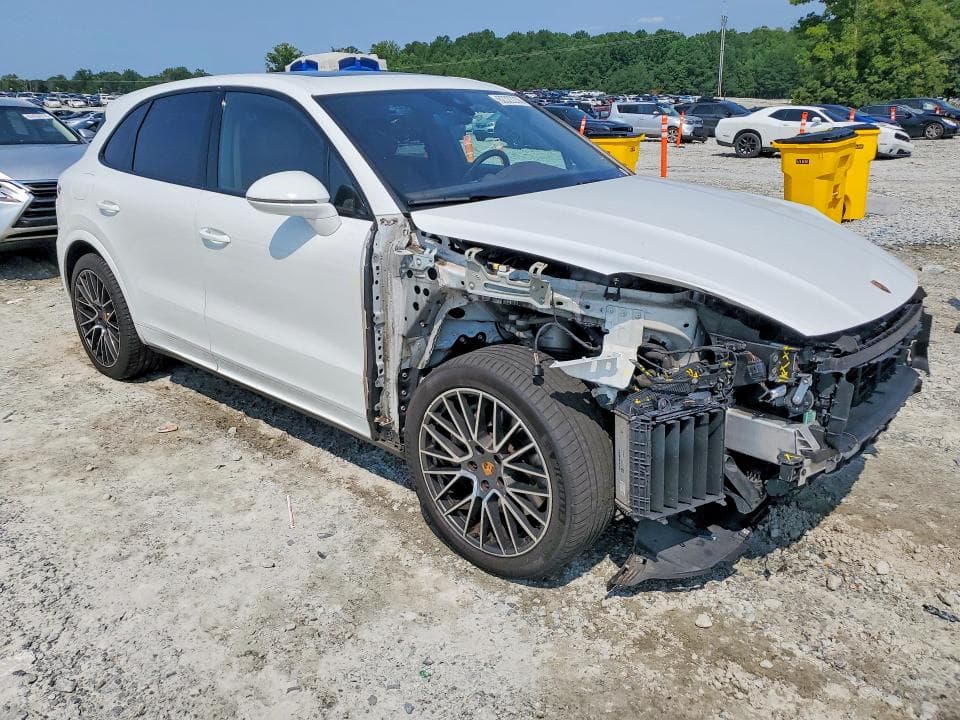 2021 PORSCHE CAYENNE S 4