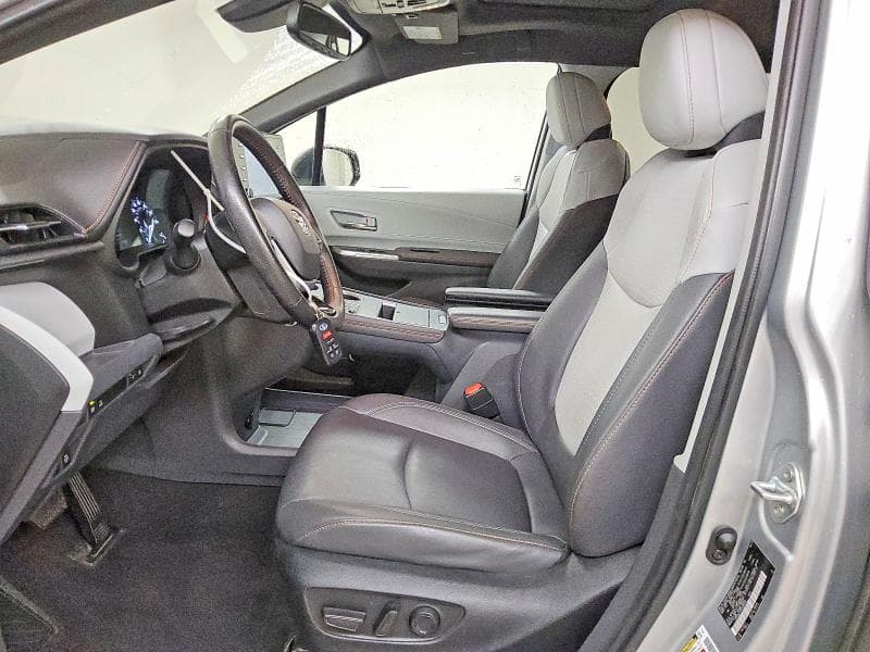 2023 TOYOTA SIENNA 7