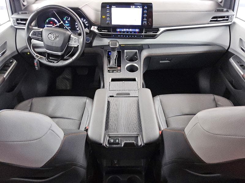 2023 TOYOTA SIENNA 8