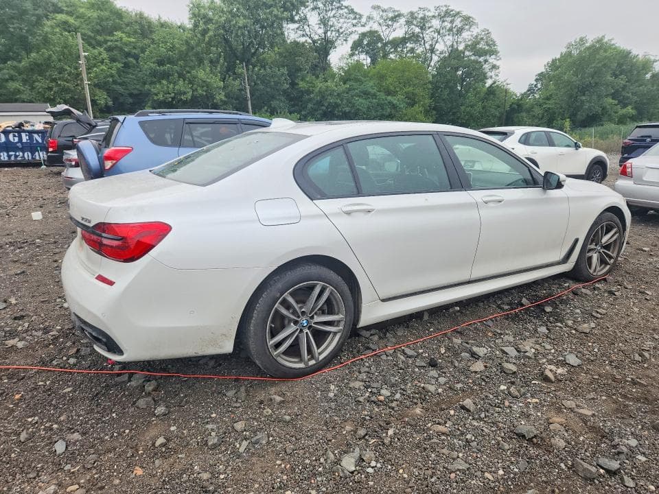 2019 BMW 750 XI 3