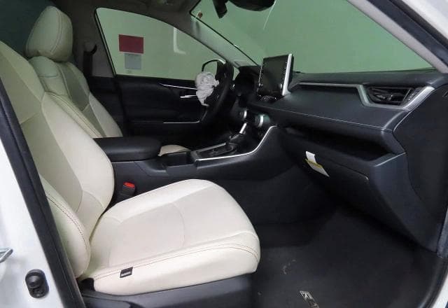 2022 TOYOTA RAV4 XLE PREMIUM 5
