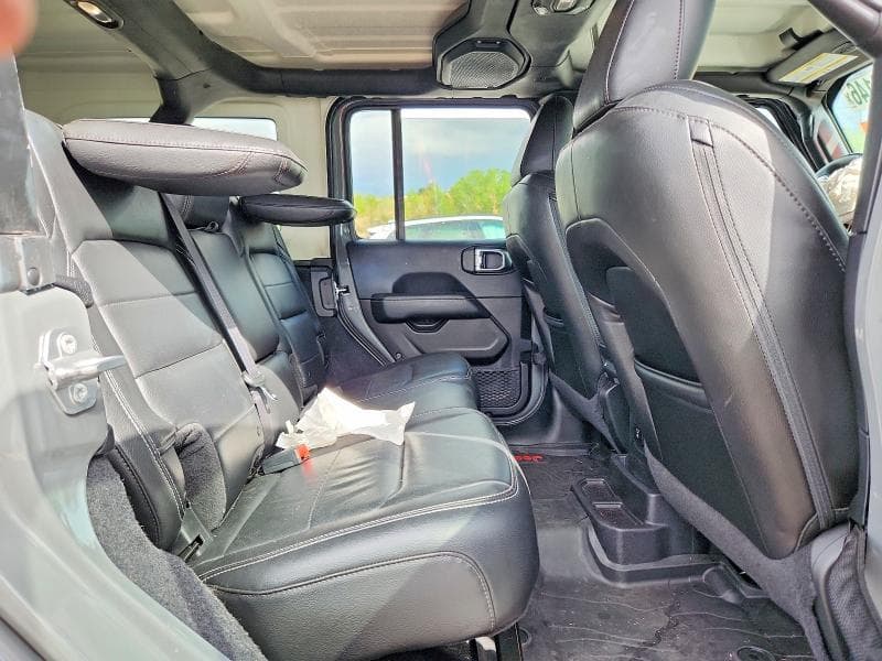 2018 JEEP WRANGLER UNLIMITED SAHARA 11