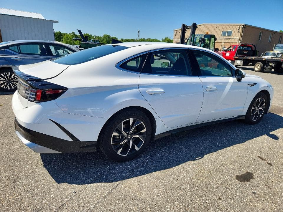 2025 HYUNDAI SONATA SEL 3