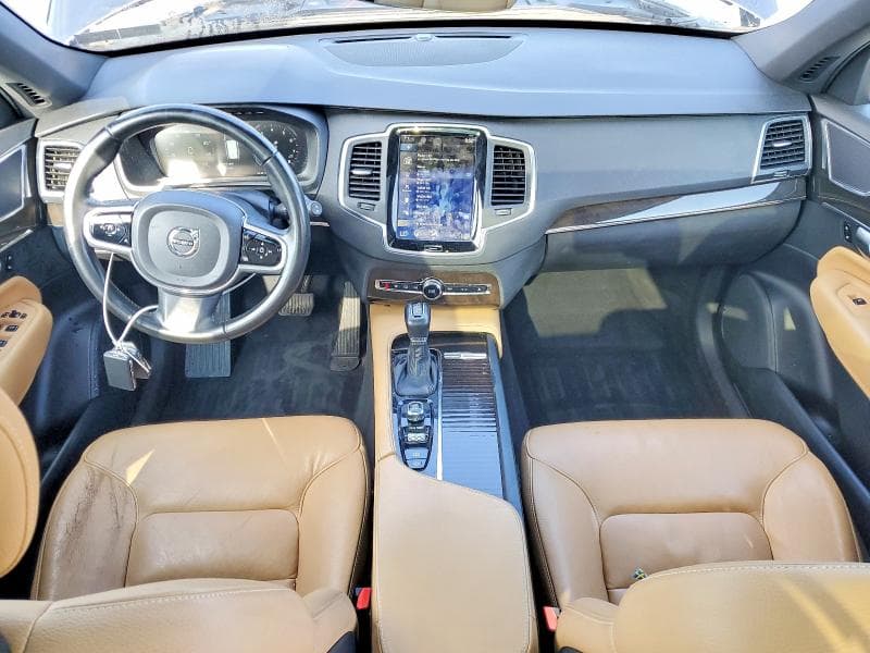 2018 VOLVO XC90 T6 8