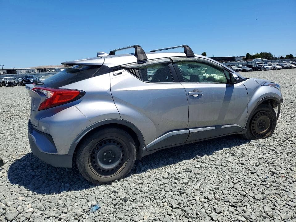 2019 TOYOTA C-HR LE 3