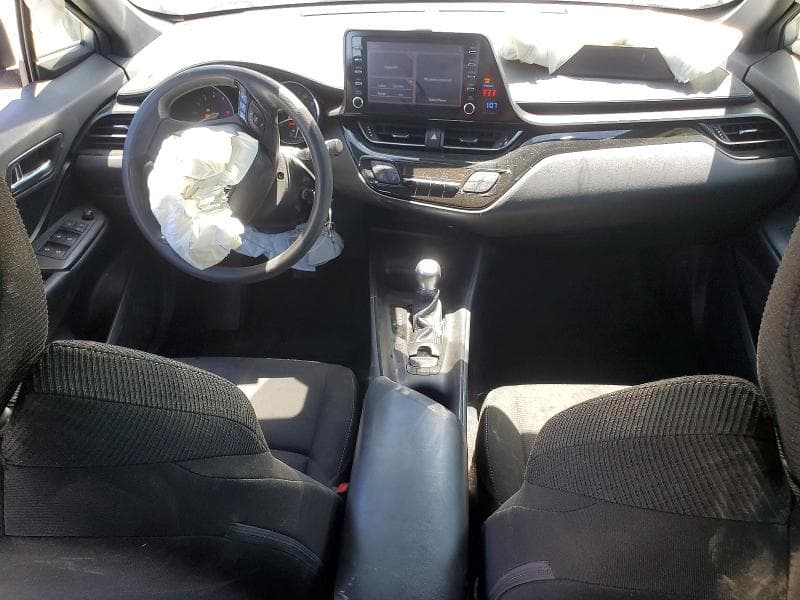 2019 TOYOTA C-HR LE 8