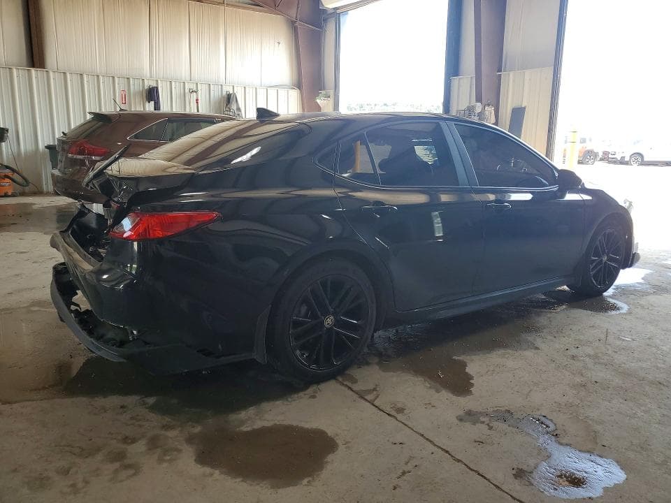 2025 TOYOTA CAMRY SE 3