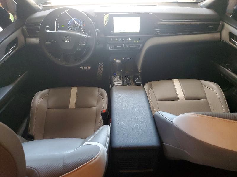 2025 TOYOTA CAMRY SE 8