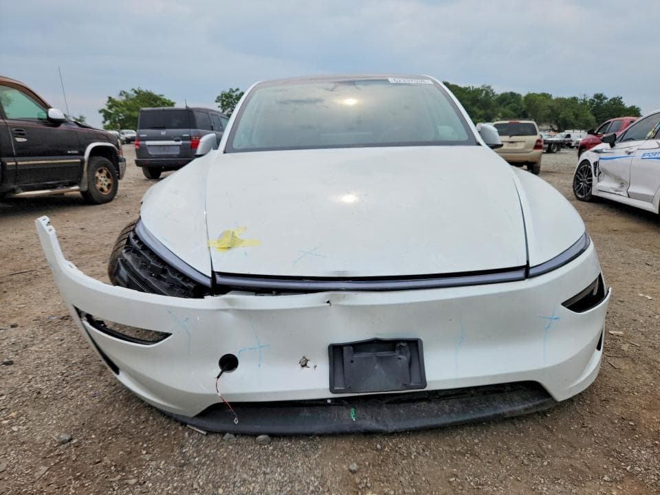 2026 TESLA MODEL Y 5