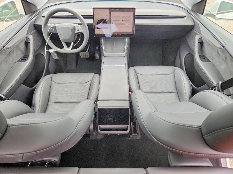 2026 TESLA MODEL Y 8