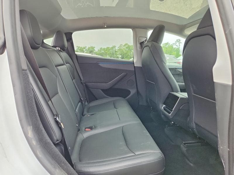 2026 TESLA MODEL Y 10