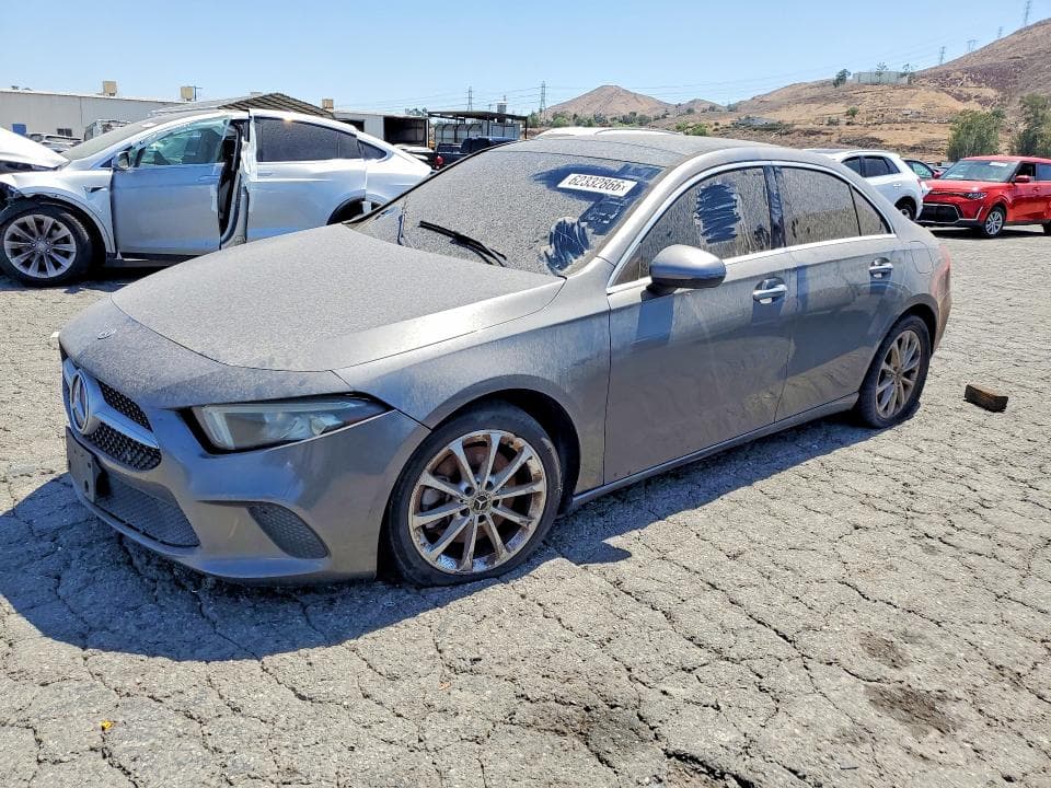 2019 MERCEDES-BENZ A 220 - 1