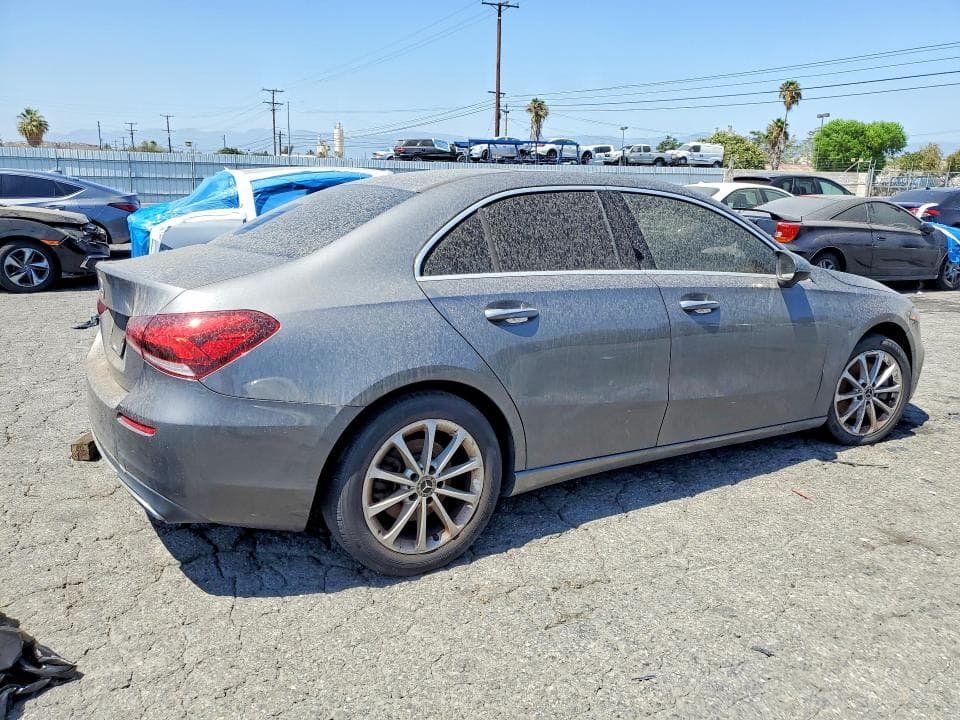 2019 MERCEDES-BENZ A 220 3