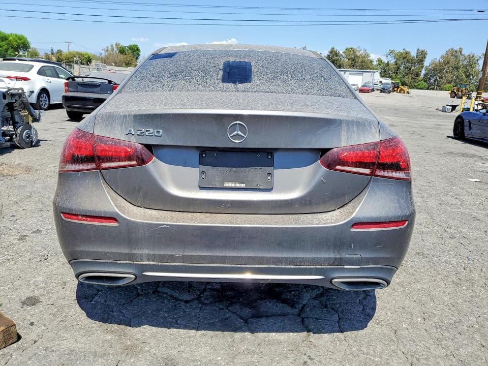 2019 MERCEDES-BENZ A 220 6
