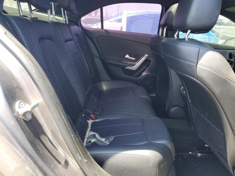 2019 MERCEDES-BENZ A 220 10