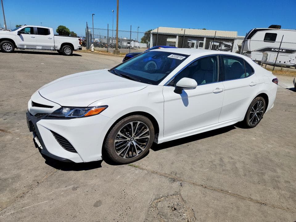 2018 TOYOTA CAMRY SE - 1