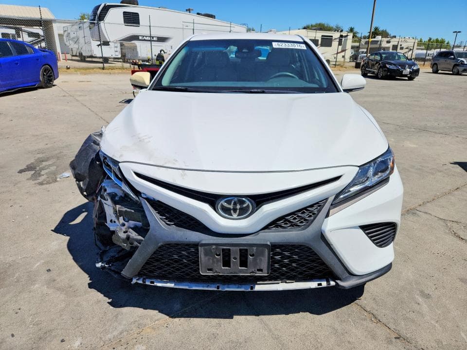 2018 TOYOTA CAMRY SE 5