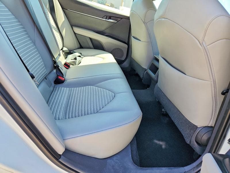 2018 TOYOTA CAMRY SE 10